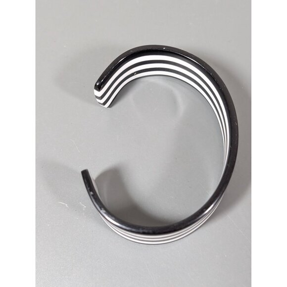 Black White Stripe Lucite Cuff Bracelet 6.5" Classic Modernist - Picture 3 of 8
